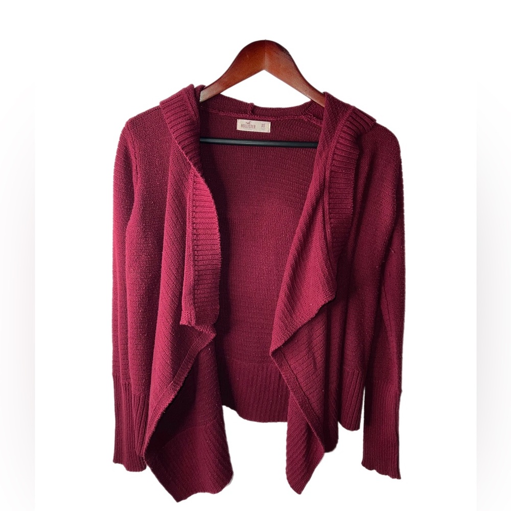 hollister burgundy cardigan D31